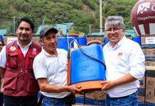 Gobernador inicio construcción de un colegio y entrego insumos a productores en La Convención