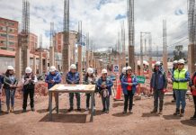 Verifican la construcción del mercado de Huancaro que tiene avances