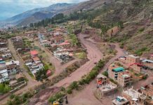 Realizan trabajos de descolmatación de la quebrada Hatun Huayco en Saylla