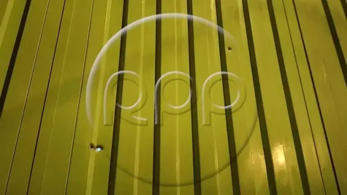 r-1-1806505mp4_1806506