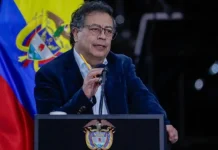 Petro ordena bombardeo contra disidencias de las FARC en el sureste de Colombia