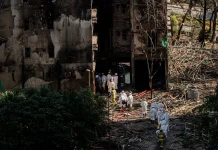 Hong Kong acusa a un estudiante de sedición por exigir responsabilidades tras un incendio que causó más de 100 muertes