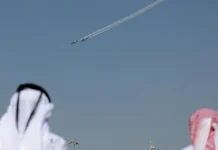 Murió piloto de un avión de combate de la India durante exhibición aérea en Emiratos Árabes Unidos