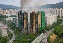 Andamios de bambú, espumas y presunta negligencia: lo que sabe del incendio en Hong Kong que deja casi 100 muertos
