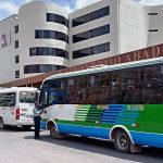 Controlan a los buses del transporte urbano y taxis en la ciudad y detectan faltas