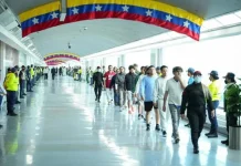 Venezuela autoriza reanudar vuelos para repatriar migrantes desde Venezuela en medio de tensiones