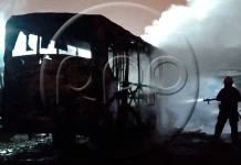“Hemos perdido todo”: incendio en cochera consumió 18 buses de la empresa Etmimsa en Ate
