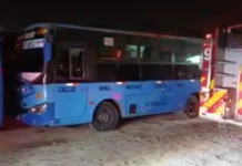 SMP: dos buses de la empresa 'La Estrella' quedaron calcinados en presunto ataque extorsivo