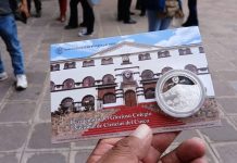 En el Bicentenario del Colegio de Ciencias ponen en circulación moneda de plata