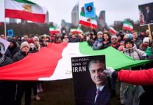 Las protestas se intensifican en Irán, mientras las autoridades endurecen el tono y la represión