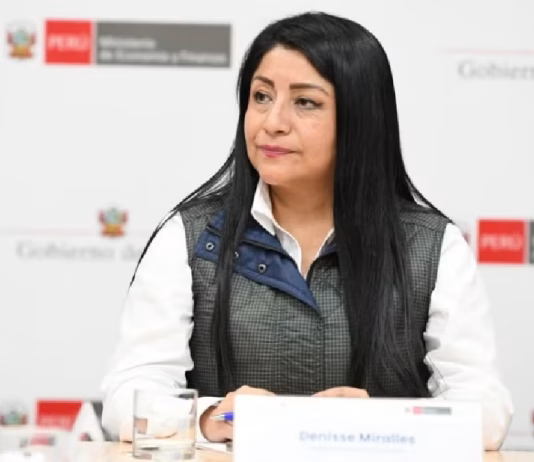 Ministra de Economía descartó privatización de Petroperú: "No se vende, es de todos los peruanos"