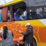 Roca impacta a bus de la empresa Rápidos en Quiquijana deja un fallecido