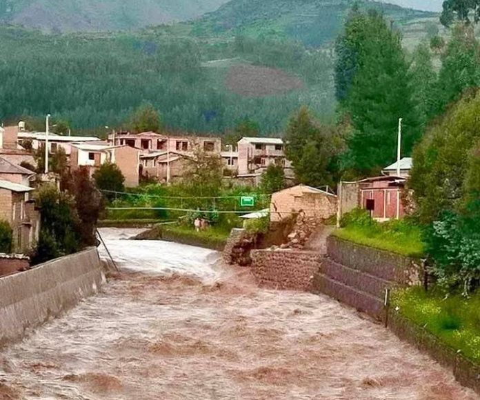 foto-puente-destruido-de-pitumarca-1-720x600-1