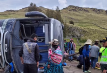 Cusco: Una mujer murió y 39 personas resultaron heridas tras despiste y volcadura de bus en Chumbivilcas
