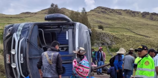 Cusco: Una mujer murió y 39 personas resultaron heridas tras despiste y volcadura de bus en Chumbivilcas