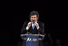 Javier Milei afirma que gracias a Donald Trump el socialismo "se está haciendo pedazos"