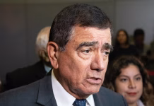 José Williams, candidato presidencial de Avanza País, fue internado en una clínica local