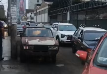 Conductores expresan su malestar por elevados precios del combustible en grifos de La Victoria