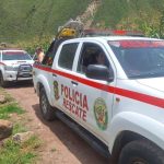 Auto se despista y cae al rio Vilcanota con mas de 7 tripulantes