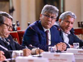 Gobernador cuestiona las elecciones generales que ponen en duda de la legitimidad