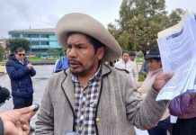 Pobladores de Omacha llegaron en marcha de sacrificio exigiendo al gobernador cumpla con compromisos