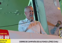 Alfonso López Chau cerró su campaña en la en Plaza 2 de Mayo con propuestas para jóvenes, mujeres y trabajadores