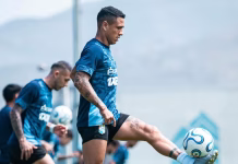 Gustavo Zevallos marca distancia con la Selección y la idea de jugar en altura: “No vamos a hacer nada que perjudique al club”