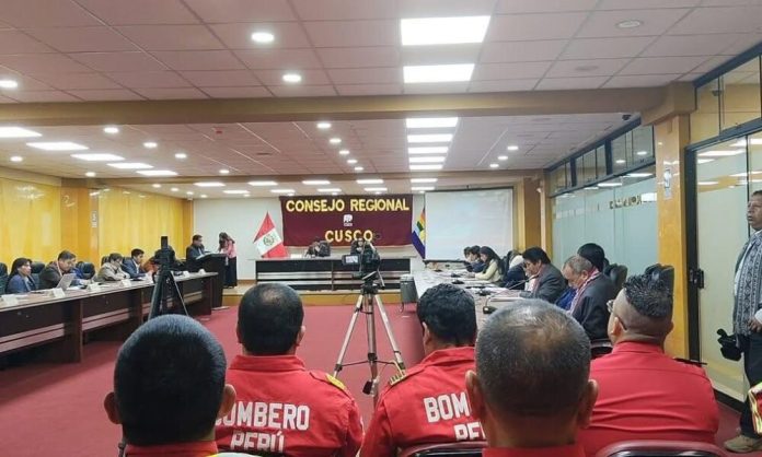 FOTO-BOMBEROS-EN-EL-CONSJEO-REGIONAL-1000x600-1